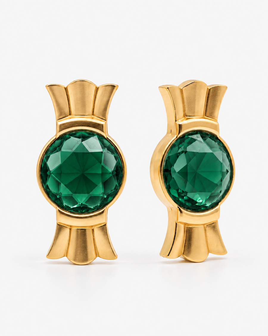 Crown Studs in 18K gold vermeil with a faceted green stone between fluted crown ends