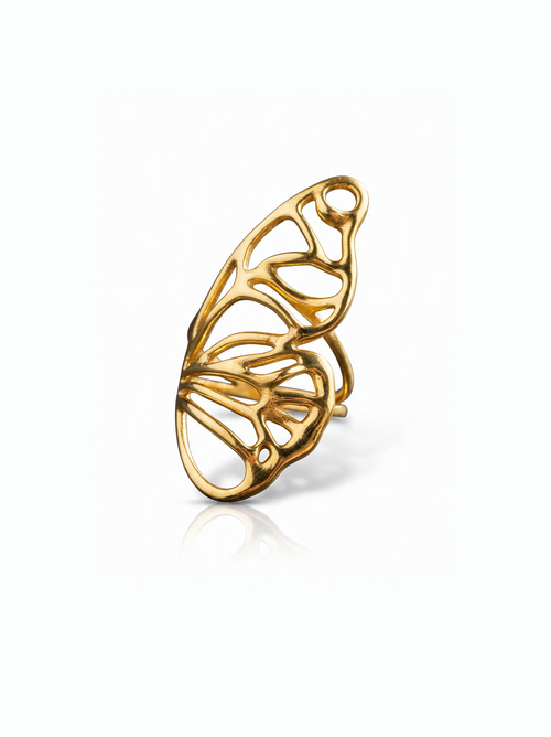 Butterfly Wing Ring in 18K gold vermeil: an openwork butterfly wing that wraps the finger