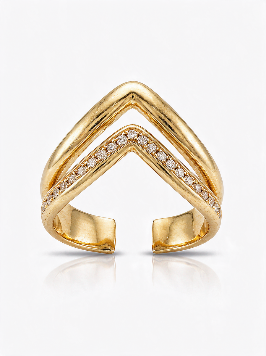 Peak Ring in 18K gold vermeil with a line of white pavé stones along its raised peak