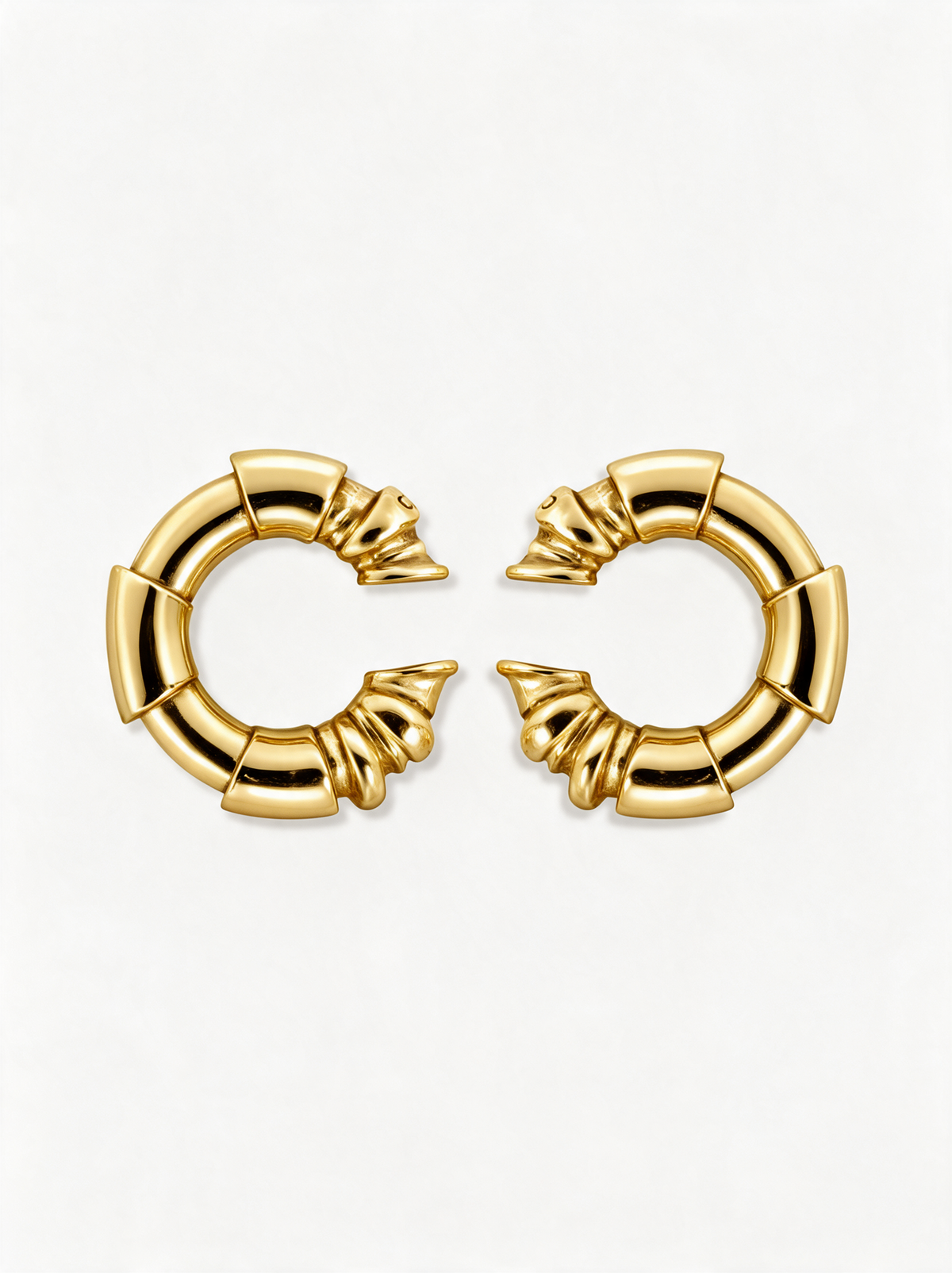 Segment Hoops in 18K gold vermeil: armour-like segments ending in small clawed points